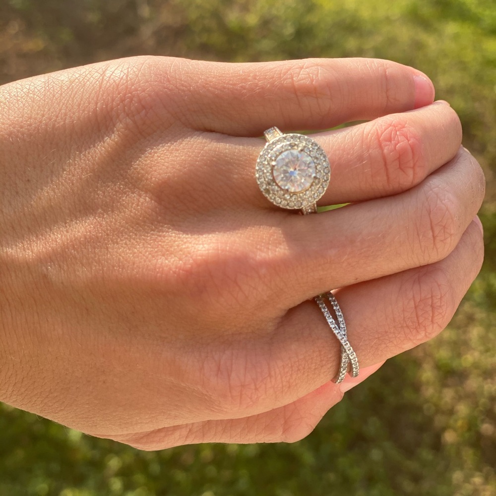STUNNING CZ 5 Carat Dimond Ring 💍 - Picture 2 of 4